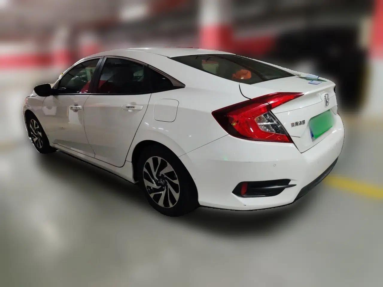 Honda Civic 2016 220TURBO CVT Luxury Edition — миниатюра 4
