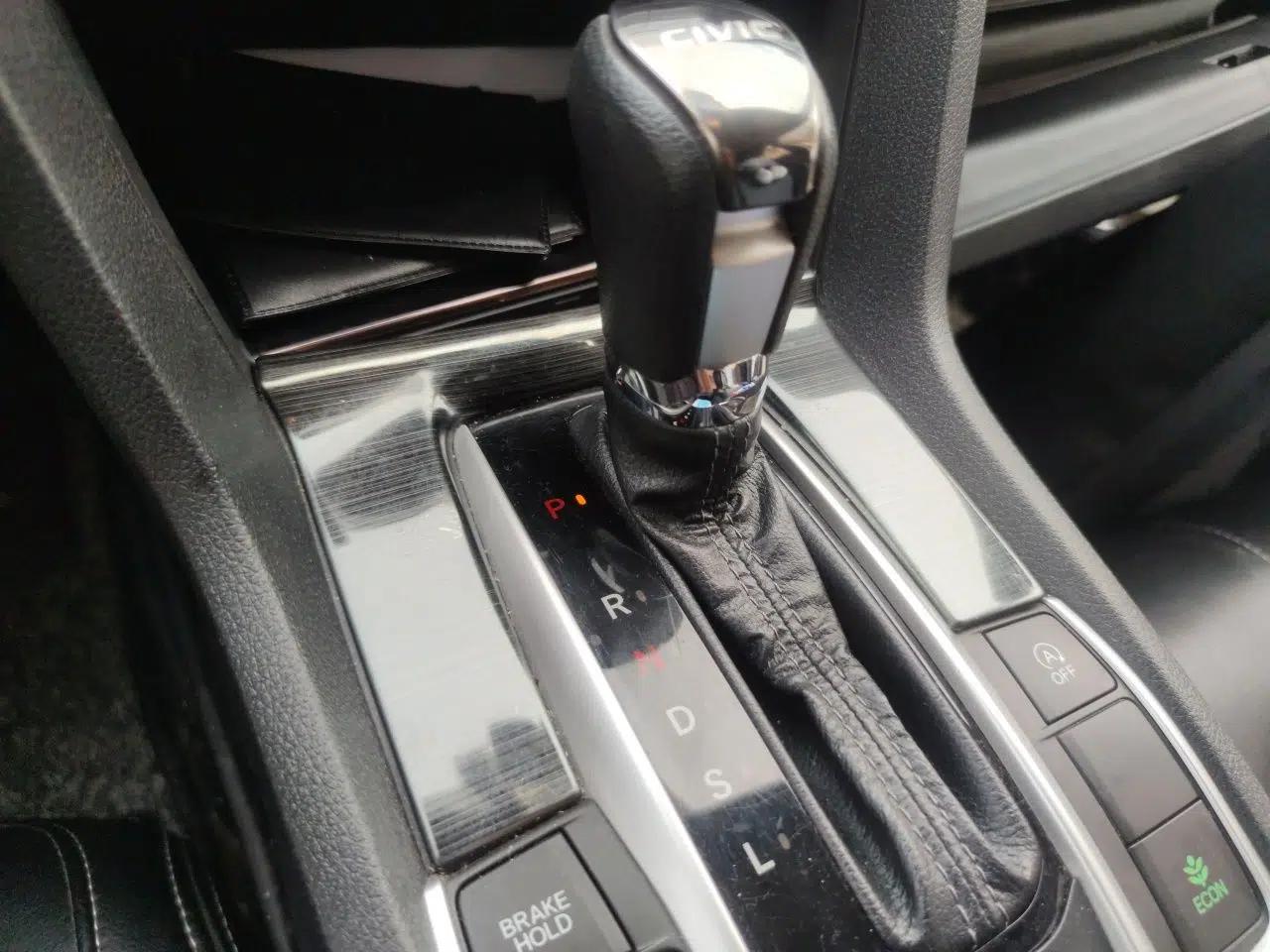 Honda Civic 2016 180TURBO CVT Comfort Version — миниатюра 14
