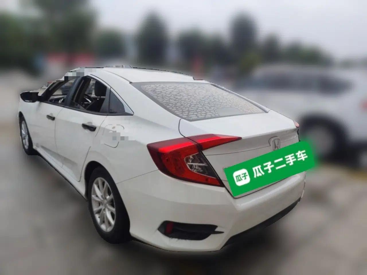 Honda Civic 2016 180TURBO CVT Comfort Version — миниатюра 4