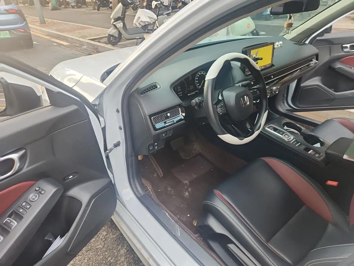 Honda Civic 2023 2.0L eHEV Pioneer Edition — миниатюра 16