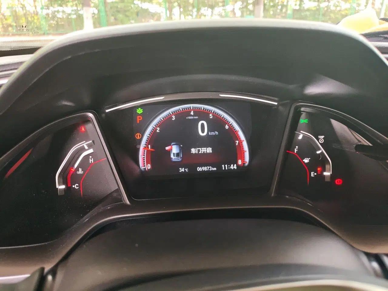 Honda Civic 2021 HATCHBACK 220TURBO CVT Trendy Cool Edition — миниатюра 11