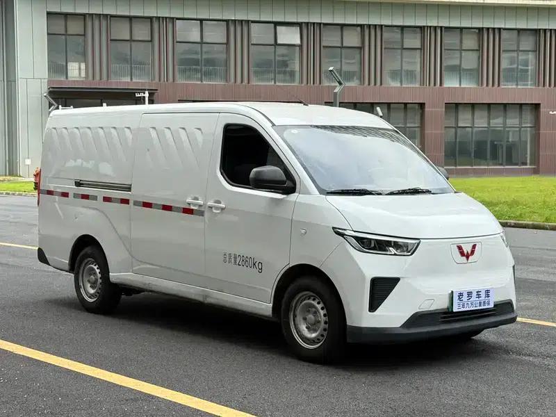 Wuling Yangguang 2024 Model 230km Practical Sealed Window Version 60kW — миниатюра 3