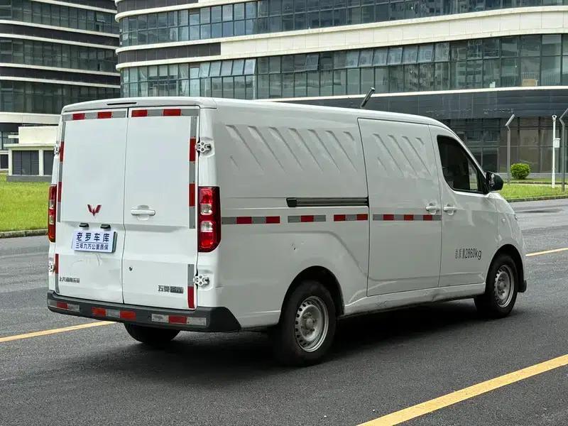 Wuling Yangguang 2024 Model 230km Practical Sealed Window Version 60kW — миниатюра 6