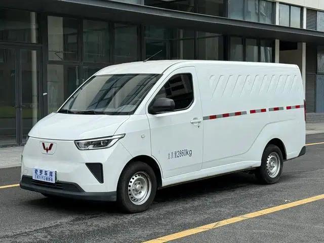 Wuling Yangguang 2024 Model 230km Practical Sealed Window Version 60kW