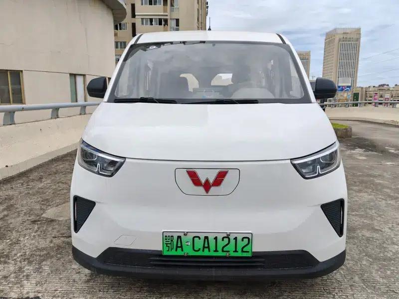 Wuling Yangguang 2024 Model 300km Comfort Bus Version 75kW — миниатюра 2