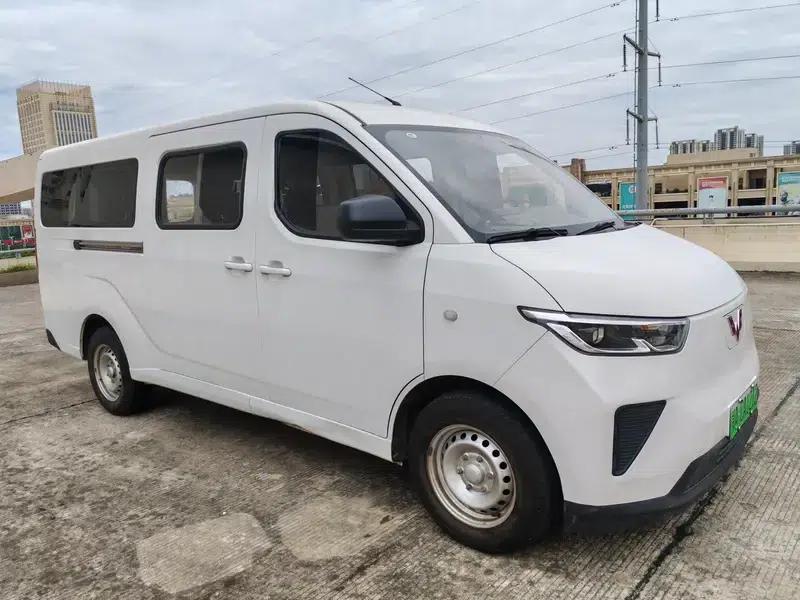 Wuling Yangguang 2024 Model 300km Comfort Bus Version 75kW — миниатюра 3