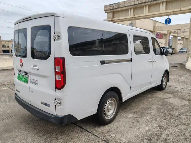 Wuling Yangguang 2024 Model 300km Comfort Bus Version 75kW — миниатюра 7