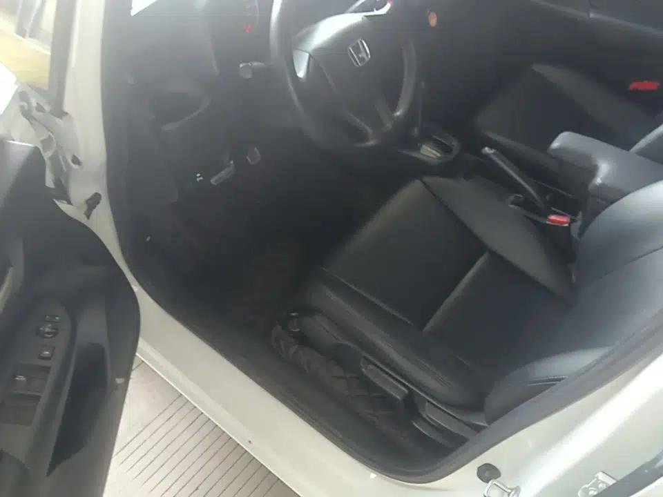 Honda Fit 2016 1.5L LXS CVT Comfort Sunroof Version — миниатюра 18