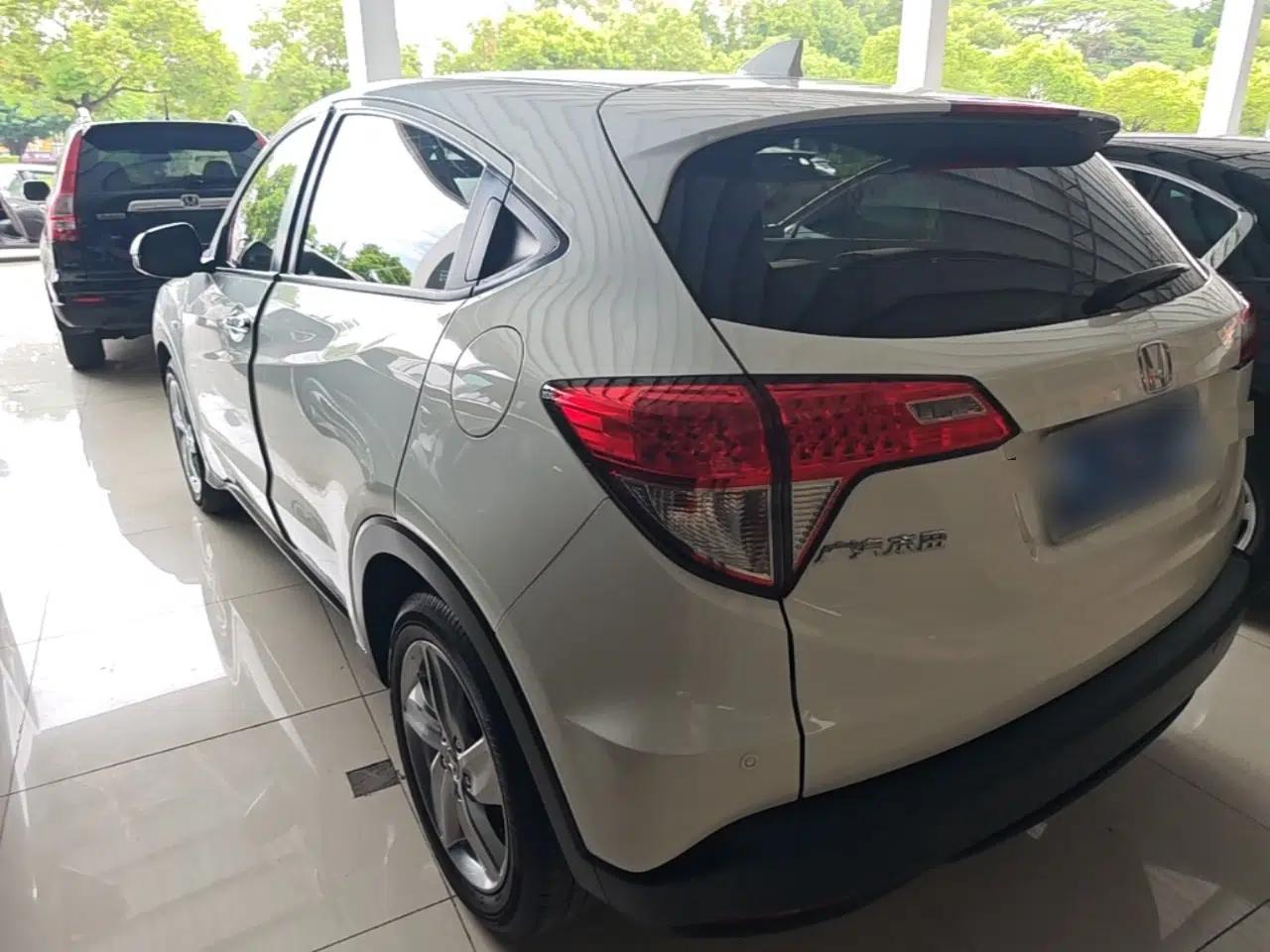 Honda Vezel 2020 1.5L CVT Elite Edition — миниатюра 4