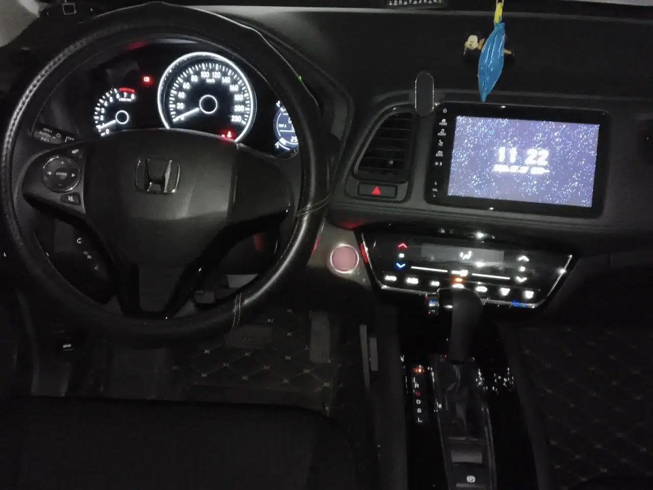 Honda Vezel 2020 220 TURBO CVT Luxury Edition — миниатюра 9