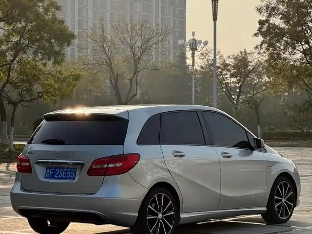 2012 Mercedes-Benz B-Class B 200 — миниатюра 4