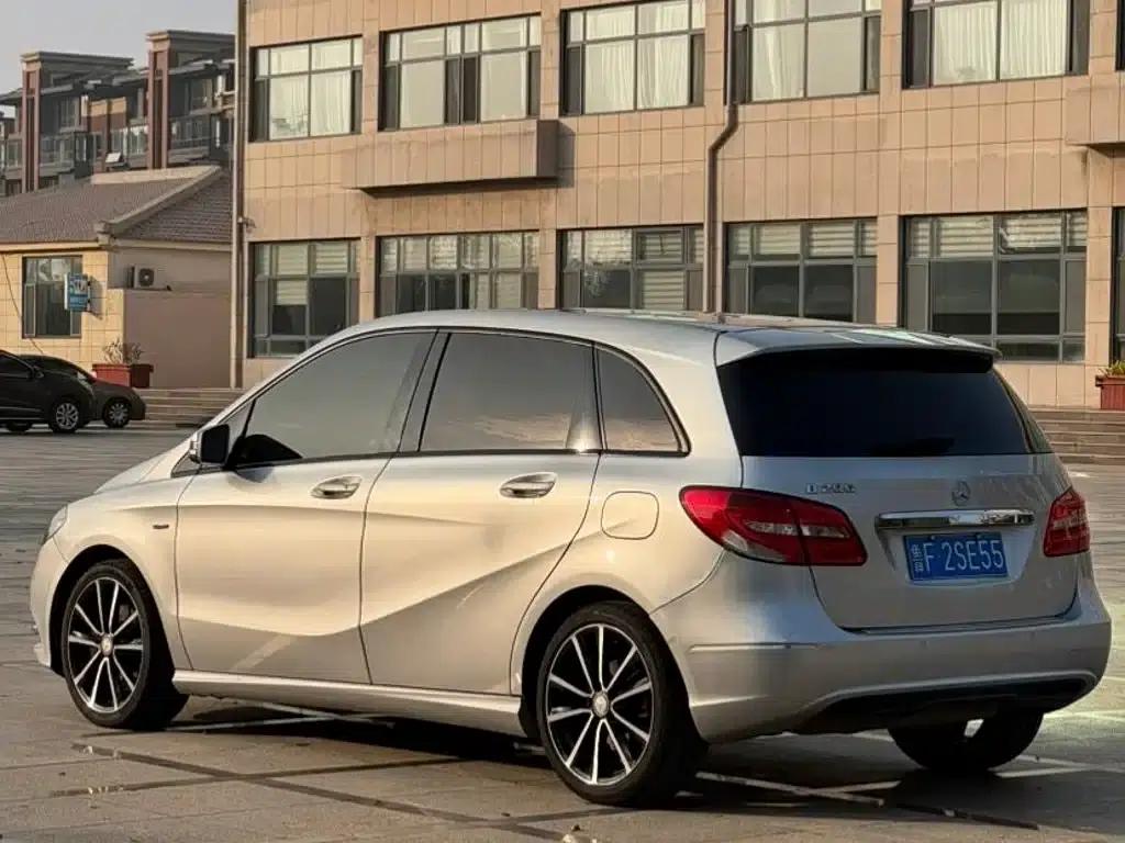 2012 Mercedes-Benz B-Class B 200 — миниатюра 6