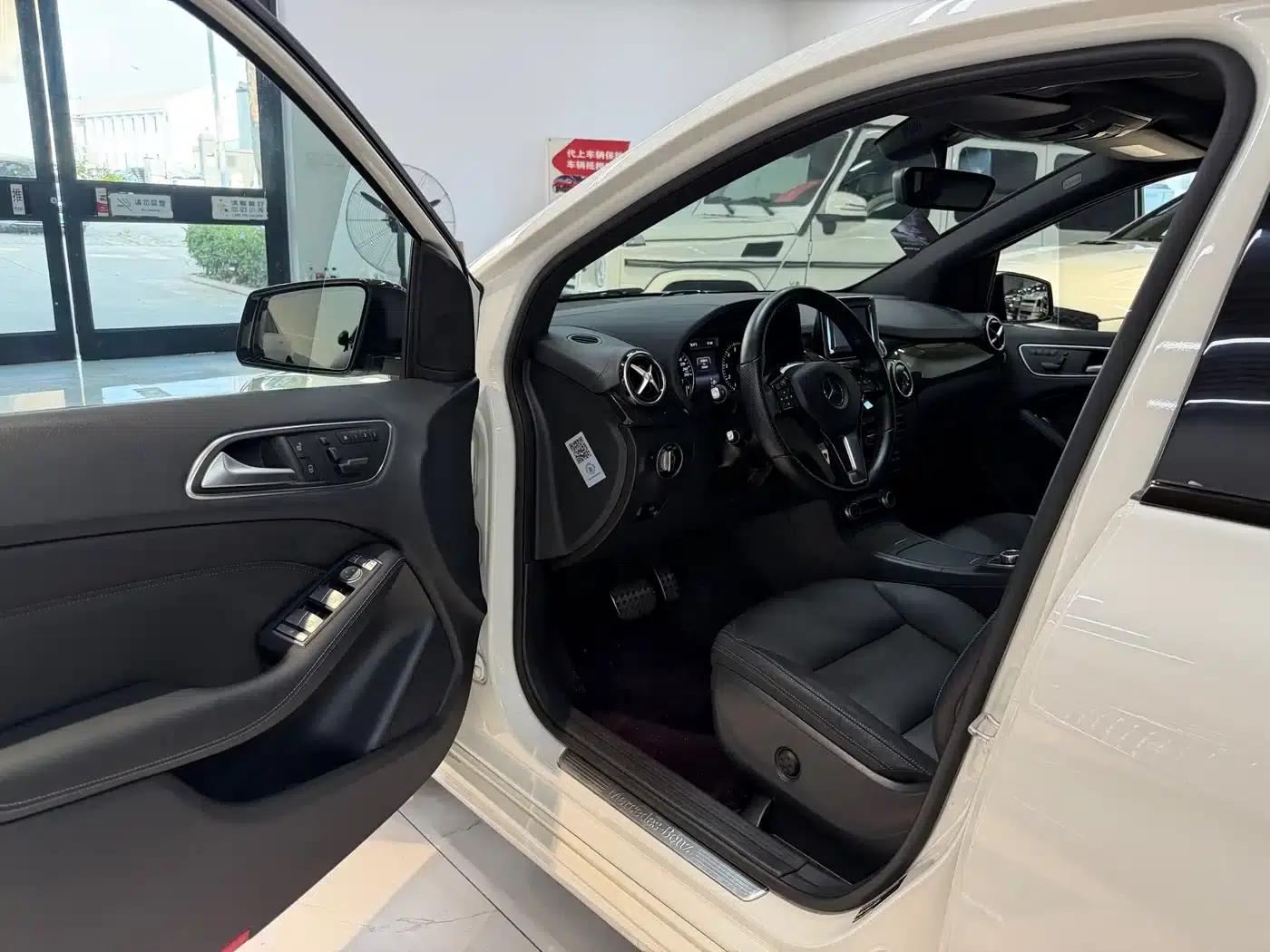 2015 Mercedes-Benz B-Class B 260 Sport — миниатюра 5