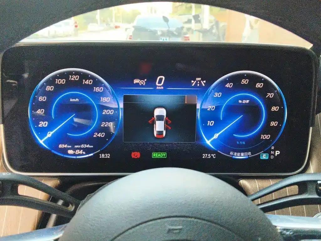 Mercedes-Benz EQE 2022 350 Pioneer Edition — миниатюра 4
