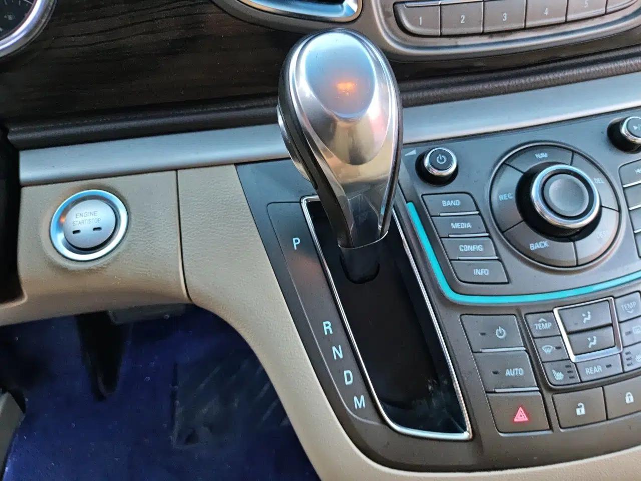 Buick GL8 2011 3.0L GT Luxury Business Haoya Edition — миниатюра 14