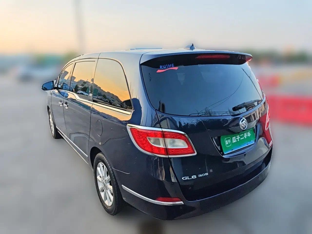 Buick GL8 2011 3.0L GT Luxury Business Haoya Edition — миниатюра 4