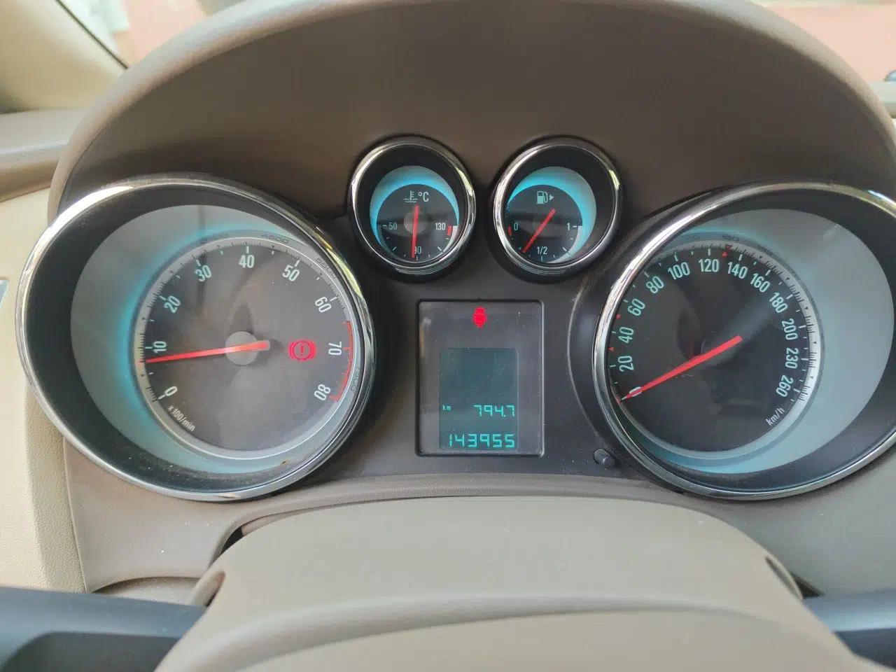 Buick GT 2010 GT 1.6L Manual Entry-Level Model — миниатюра 11