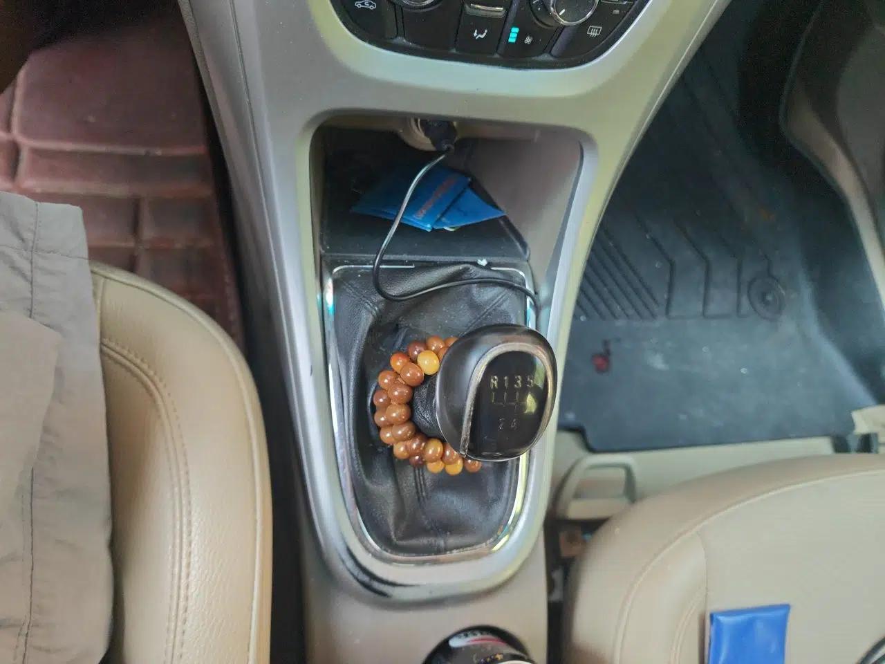 Buick GT 2010 GT 1.6L Manual Entry-Level Model — миниатюра 14