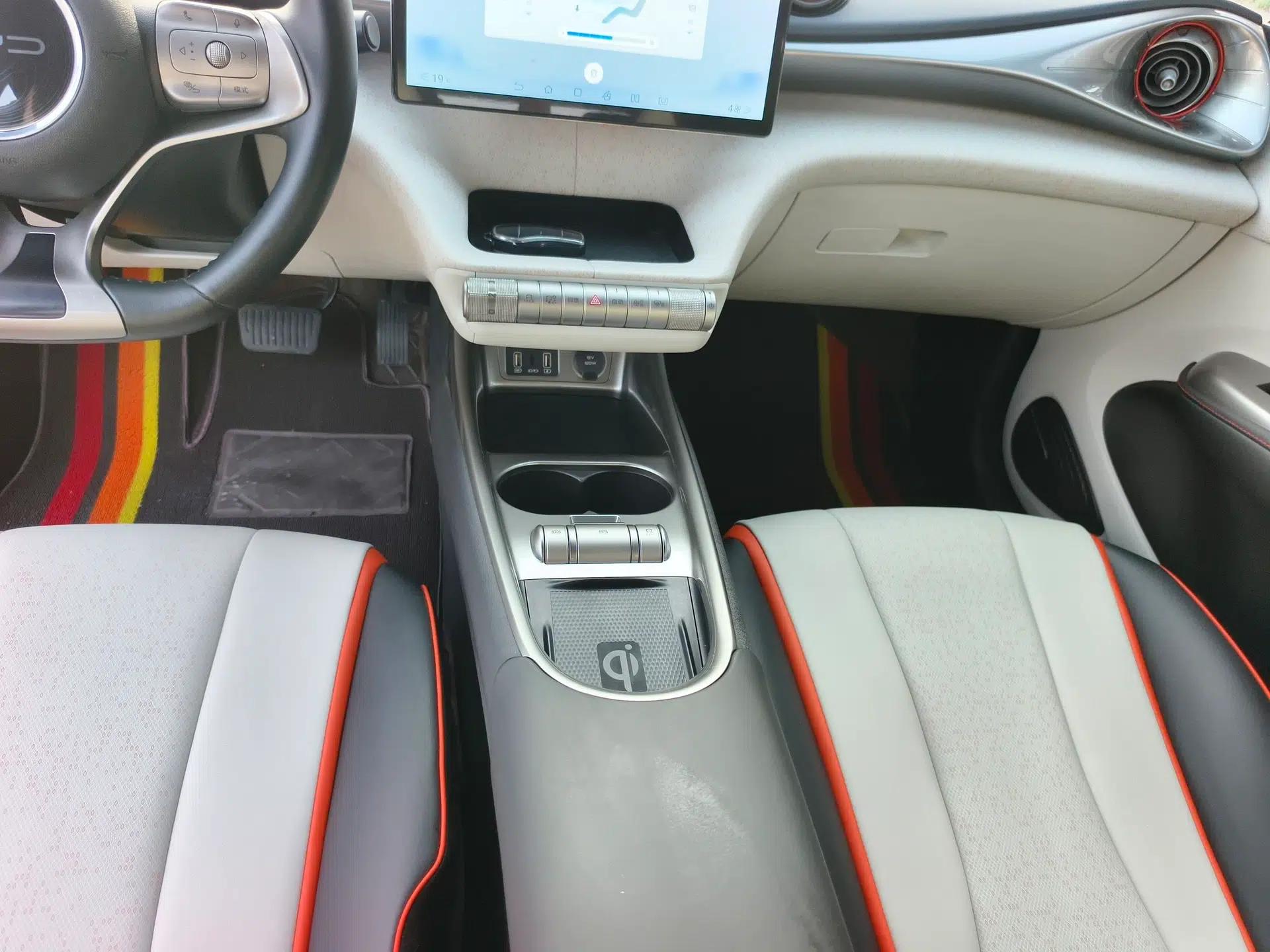 BYD Dolphin 2021 405 km Fashion Edition — миниатюра 12