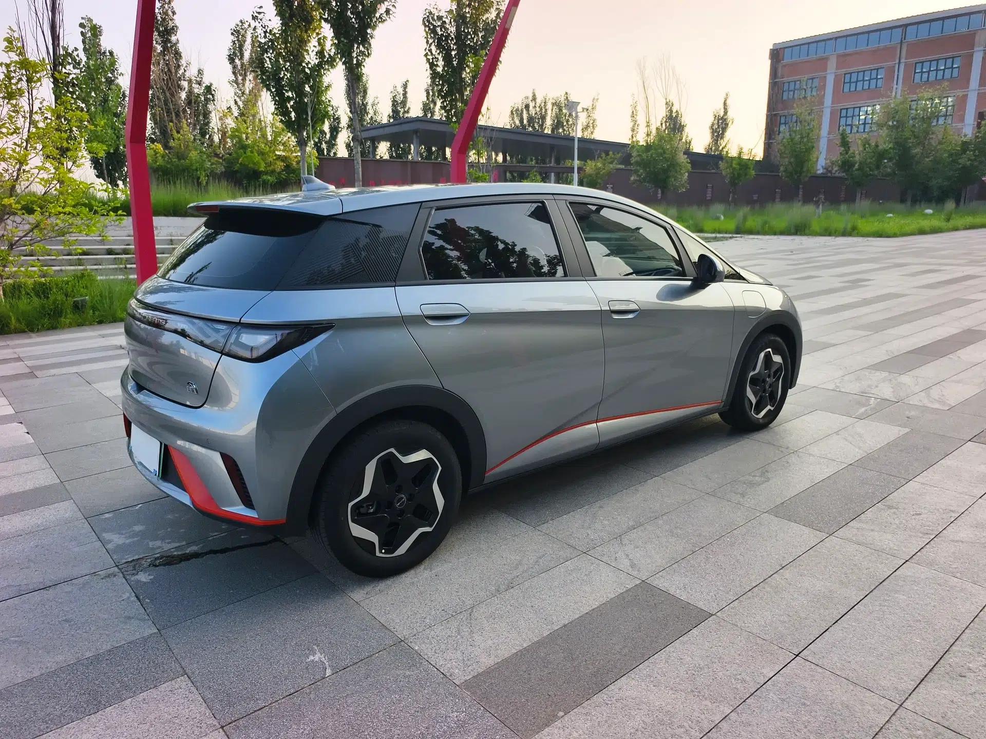 BYD Dolphin 2021 405 km Fashion Edition — миниатюра 5