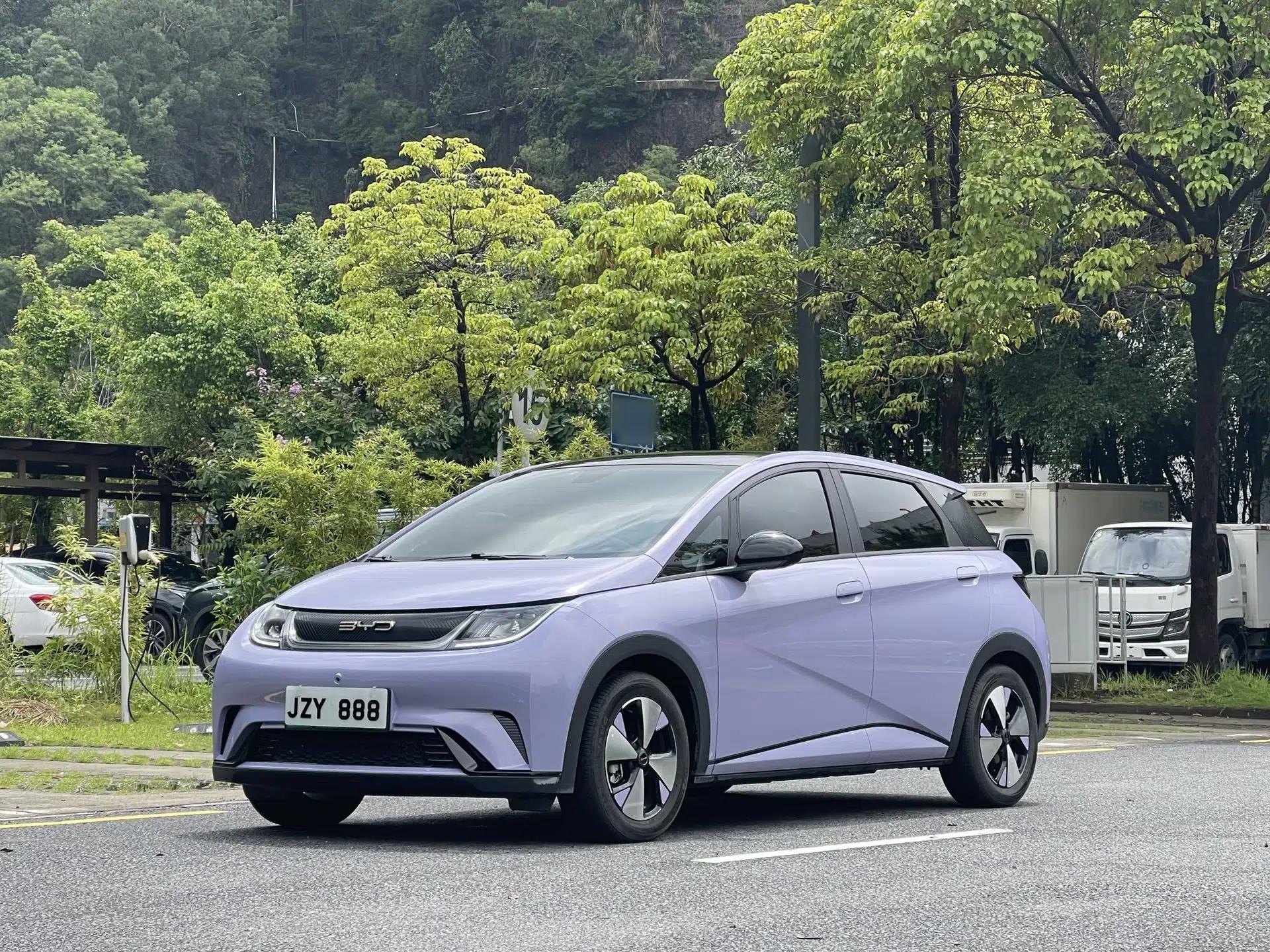 BYD Dolphin 2023 420 km Fashion Edition — миниатюра 1