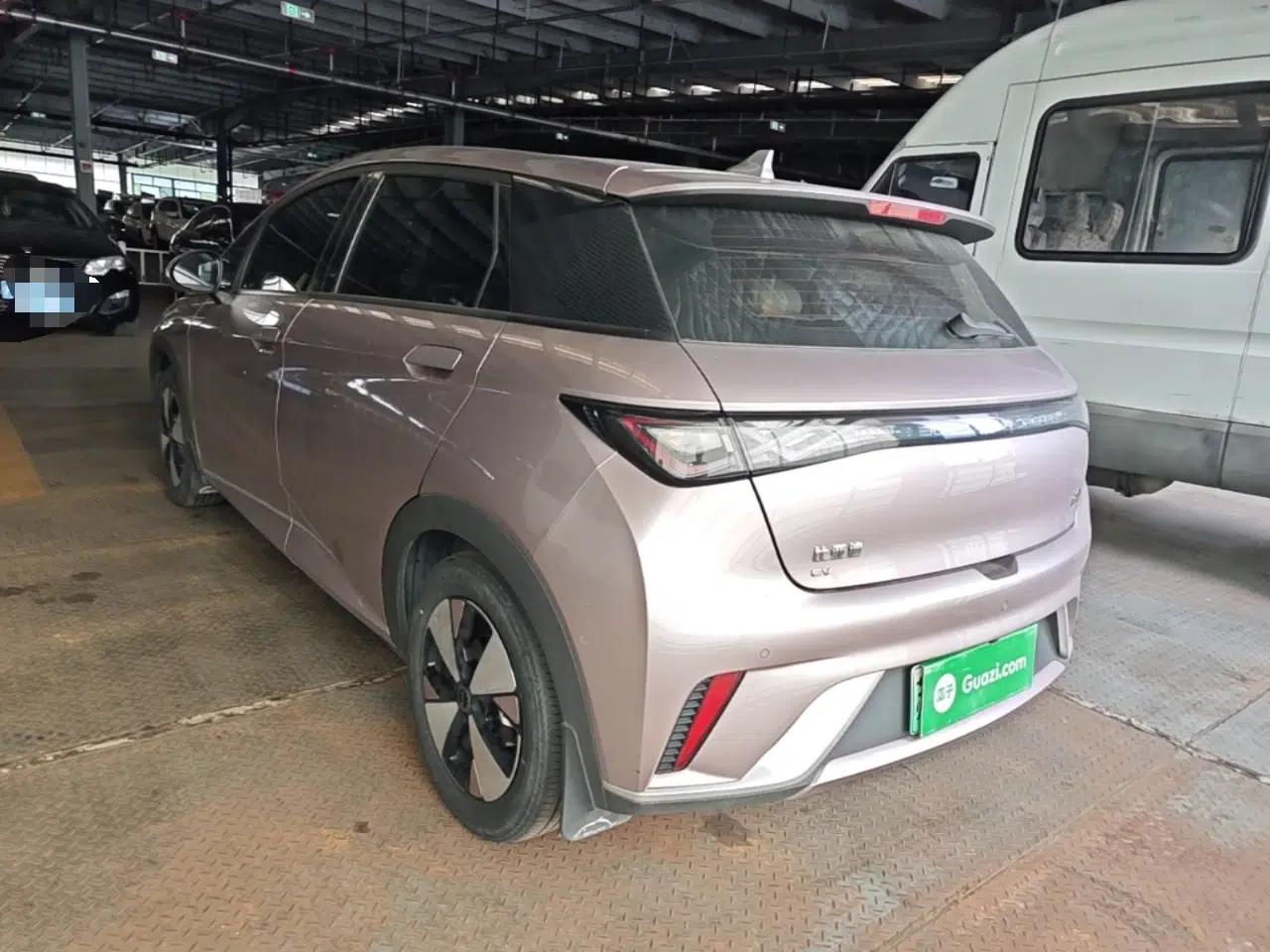 BYD Dolphin 2023 420 km Fashion Edition — миниатюра 4