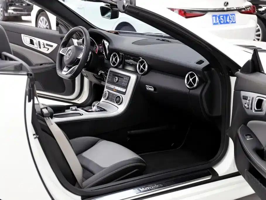 Mercedes-Benz SLC 2019 SLC 260 Jin Yu Collector's Edition — миниатюра 19