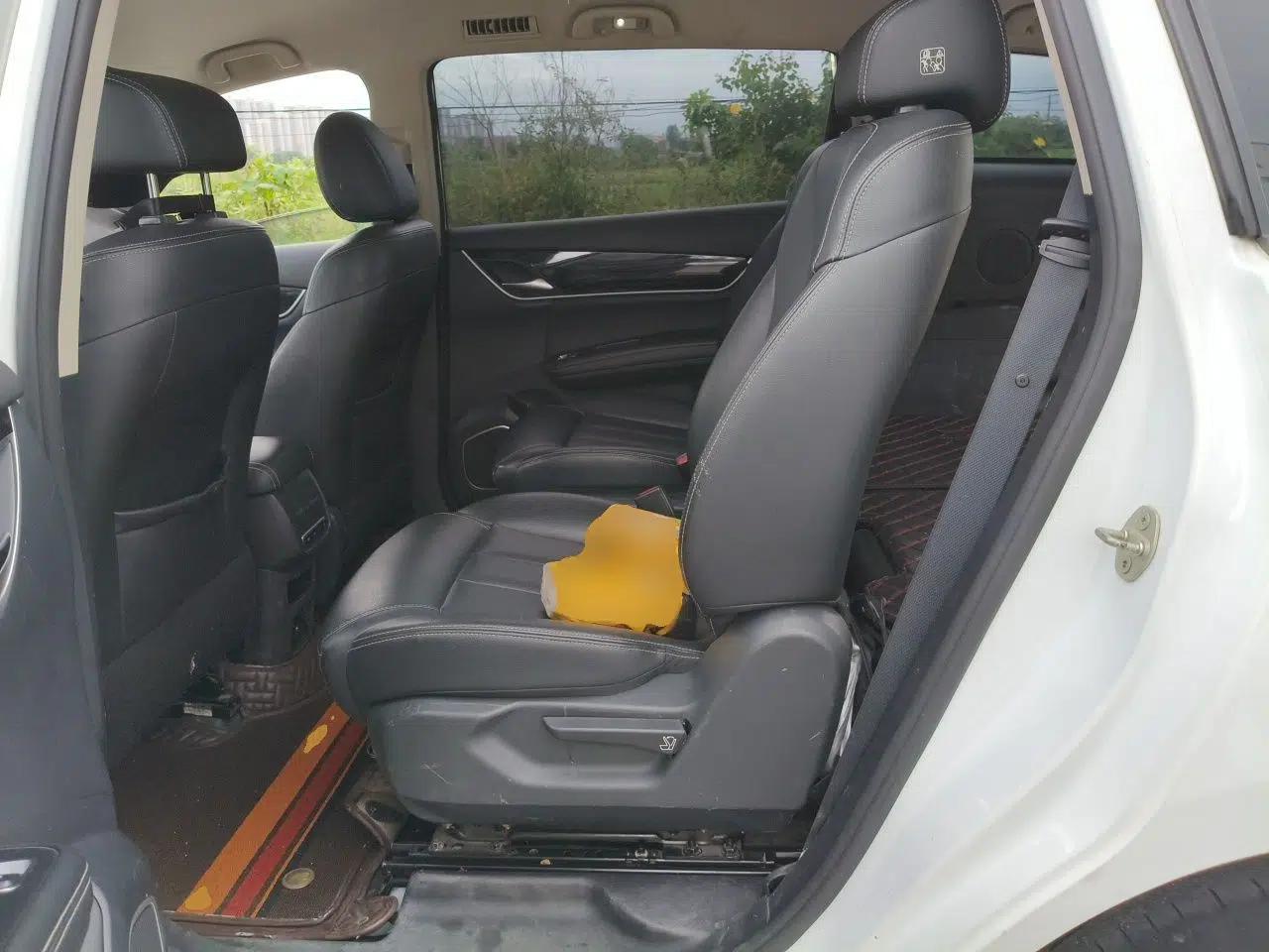BYD Song MAX 2018 1.5T Manual Smart Connect Luxury 6-Seater — миниатюра 17