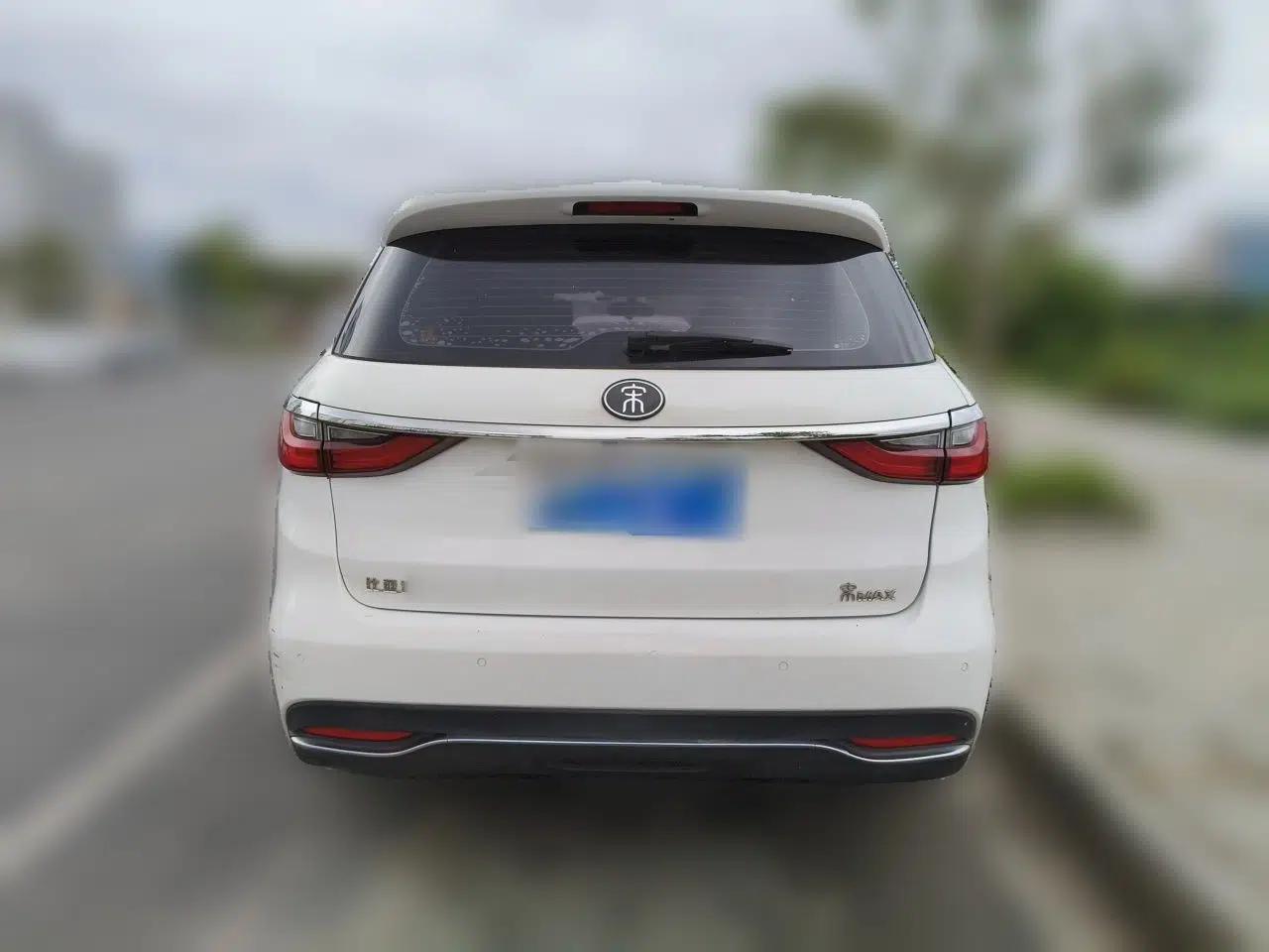 BYD Song MAX 2018 1.5T Manual Smart Connect Luxury 6-Seater — миниатюра 5