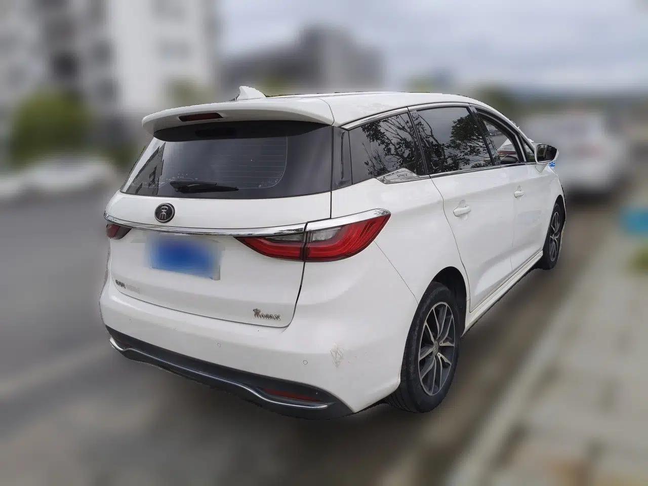 BYD Song MAX 2018 1.5T Manual Smart Connect Luxury 6-Seater — миниатюра 6