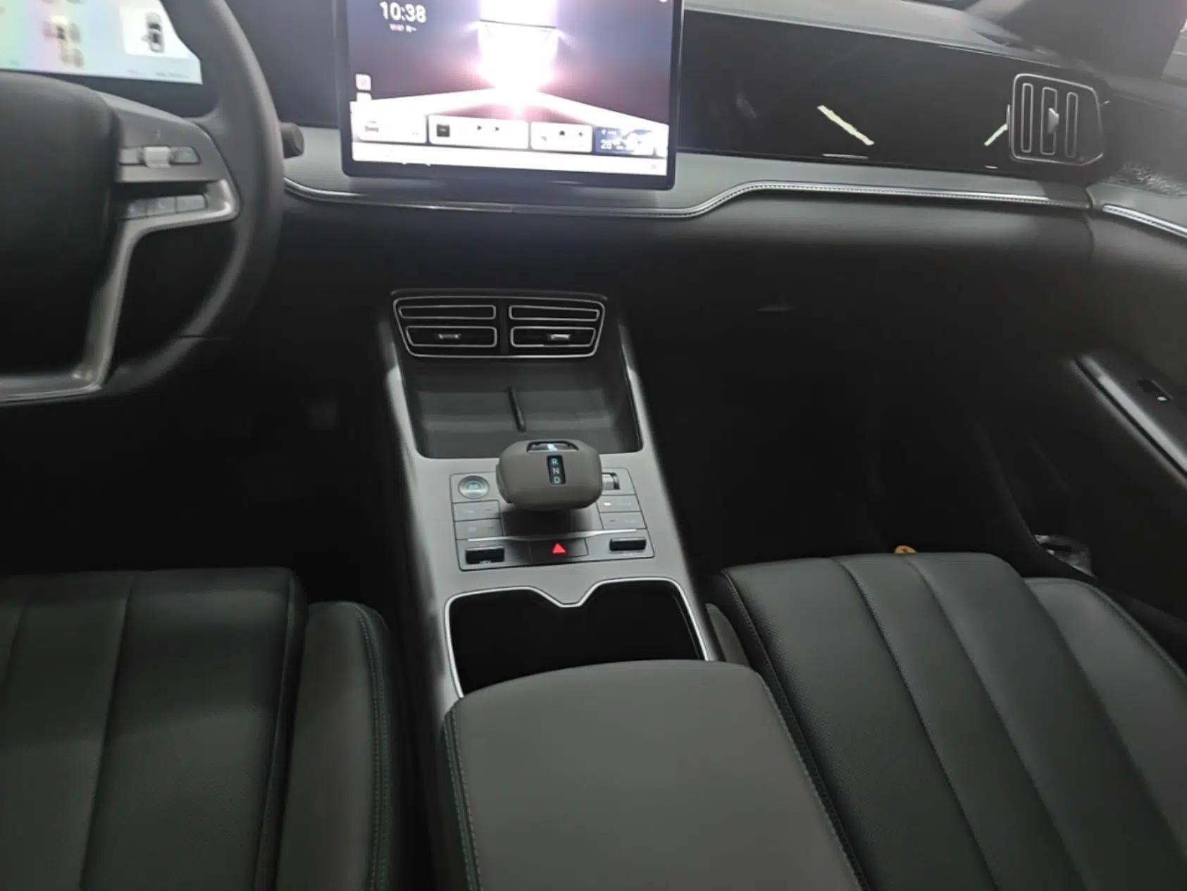 BYD Song Pro New Energy 2025 2nd Generation Intelligent Driving Version DM-i 75KM Leading Edition — миниатюра 16