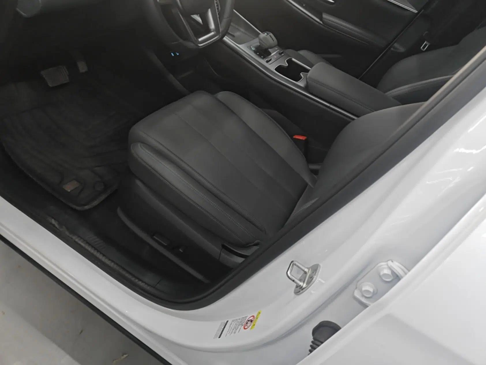 BYD Song Pro New Energy 2025 2nd Generation Intelligent Driving Version DM-i 75KM Leading Edition — миниатюра 17