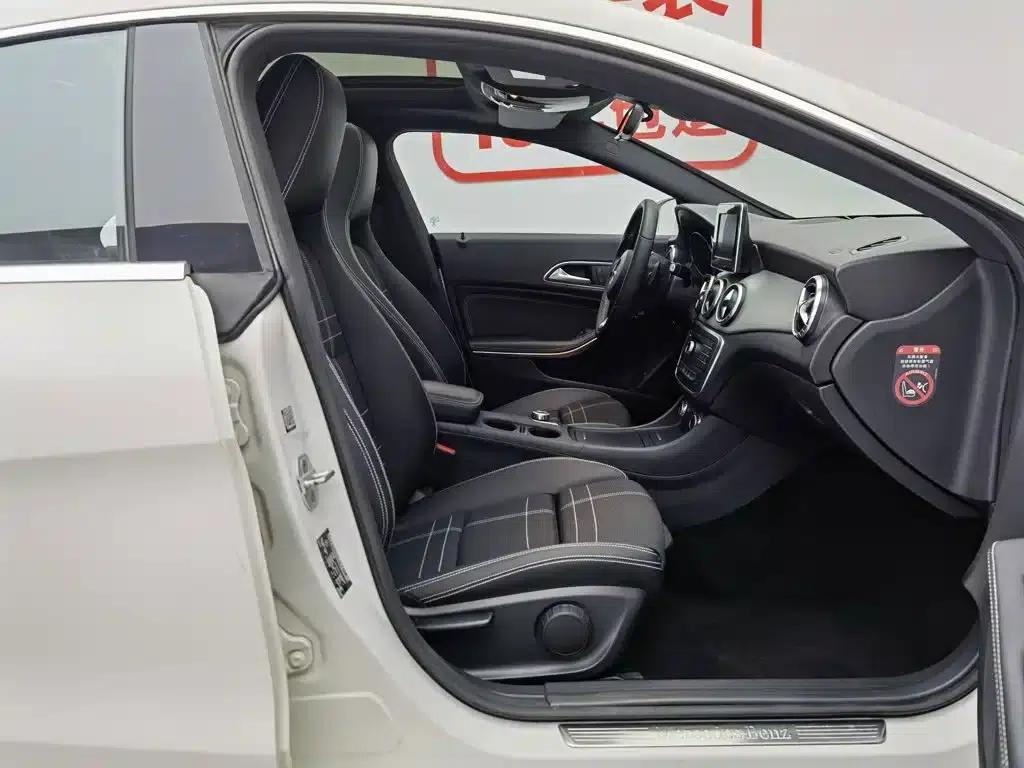 Imported Mercedes-Benz CLA 2016 CLA 200 Dynamic — миниатюра 23