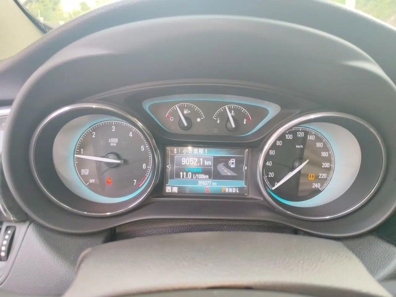 Buick Envision 2014 28T Four-Wheel Drive Elite Model — миниатюра 11
