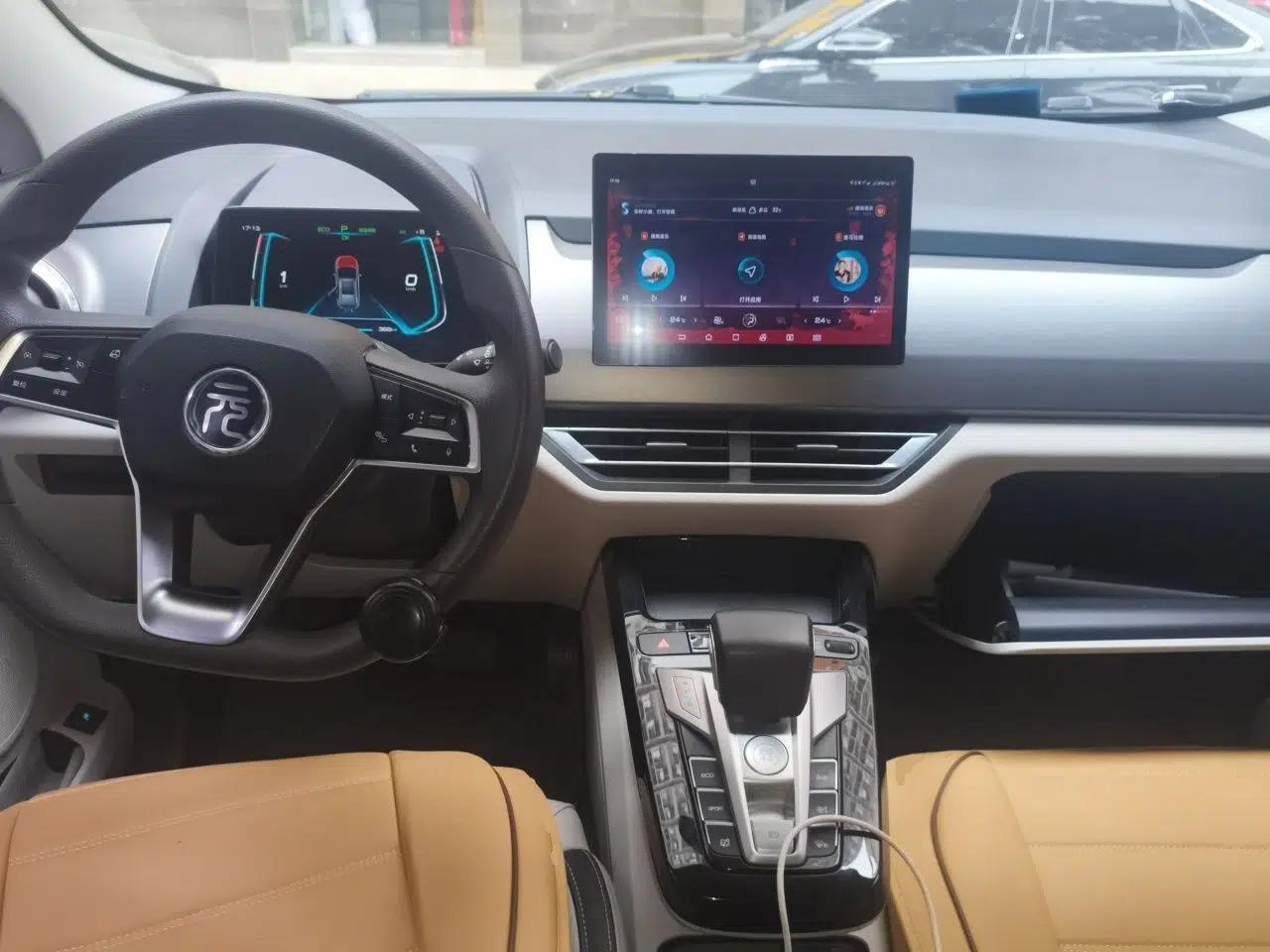 BYD Yuan Pro 2021 "Love for a Lifetime" Edition — миниатюра 9