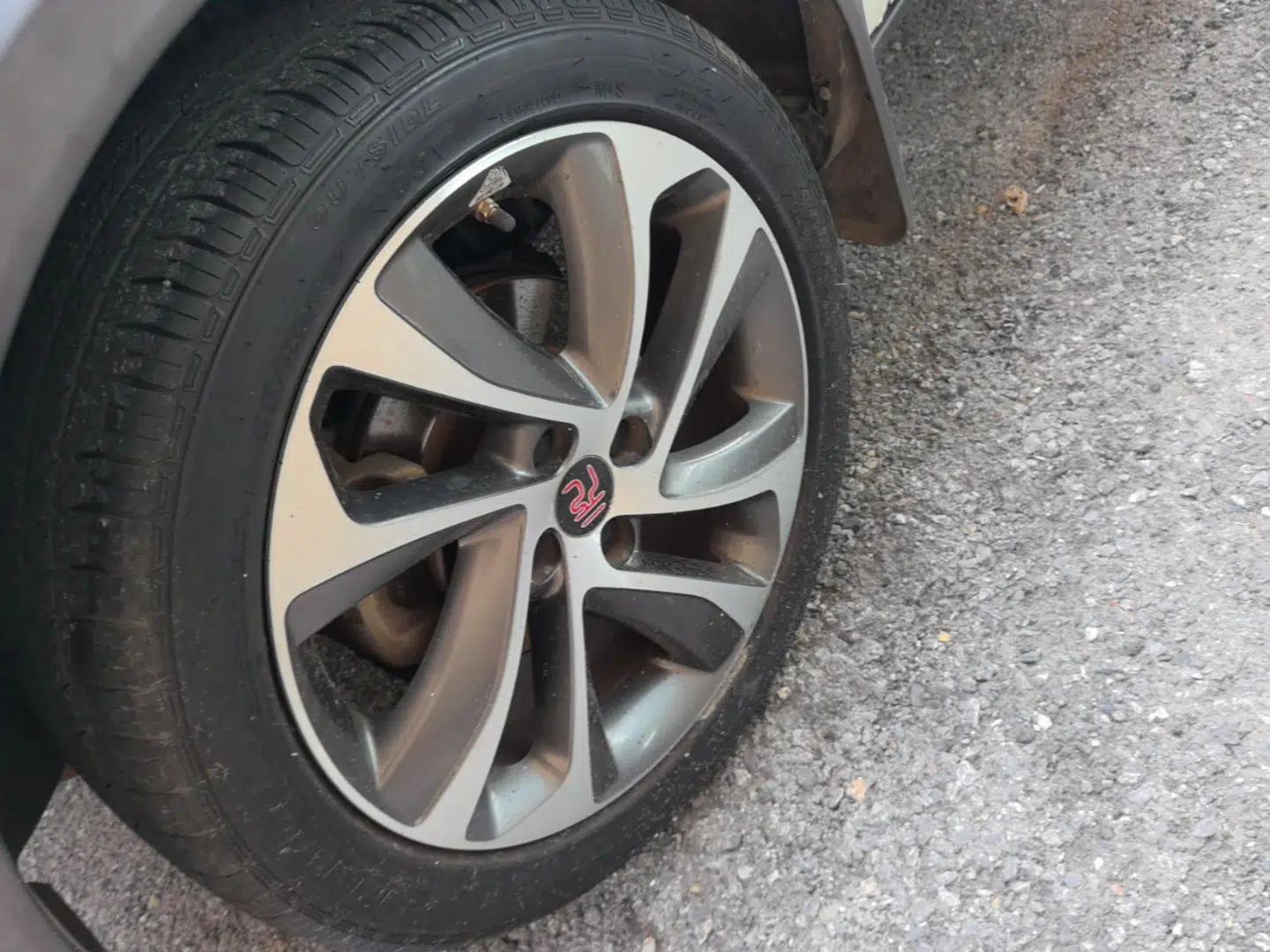 BYD Yuan 2016 1.5L Automatic Luxury Version — миниатюра 10
