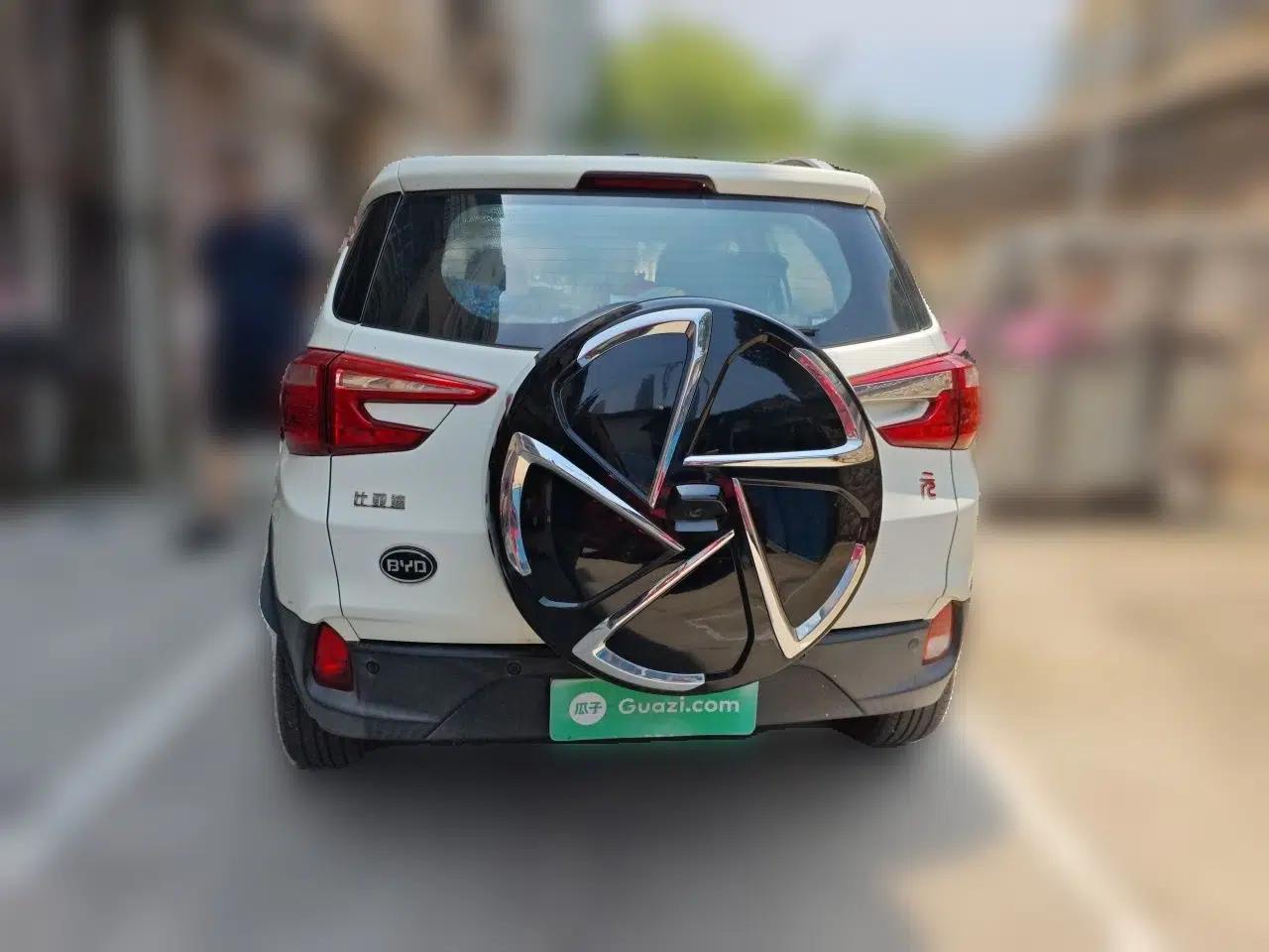 BYD Yuan 2016 1.5L Manual Luxury Version — миниатюра 5
