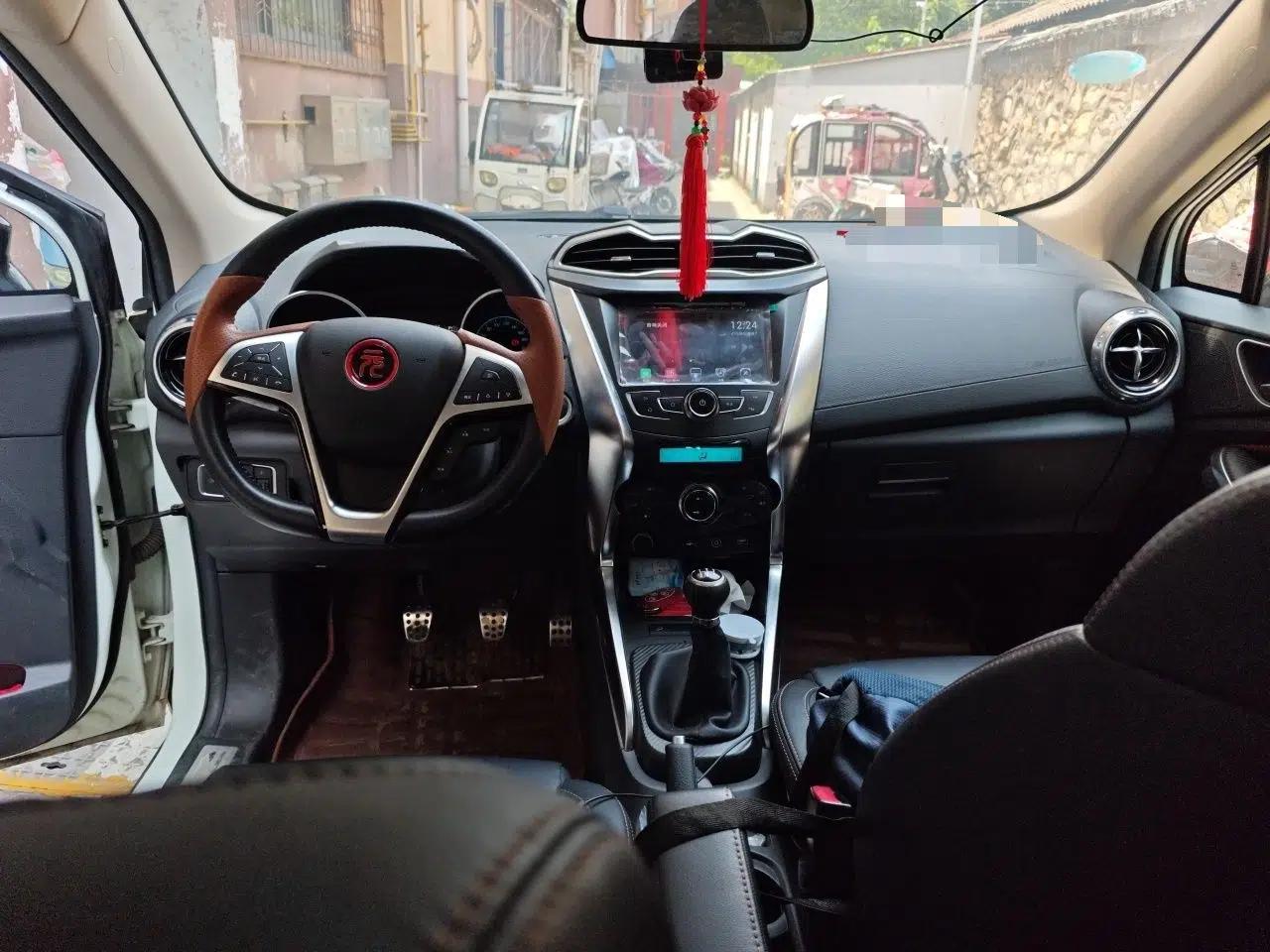 BYD Yuan 2016 1.5L Manual Luxury Version — миниатюра 9