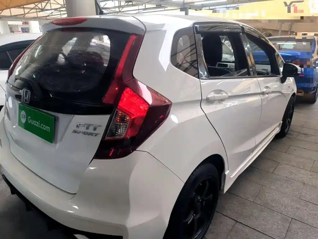 Honda Fit 2018 1.5L CVT Sport Edition — миниатюра 7