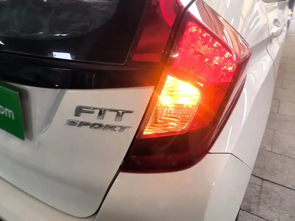 Honda Fit 2018 1.5L CVT Sport Edition — миниатюра 8