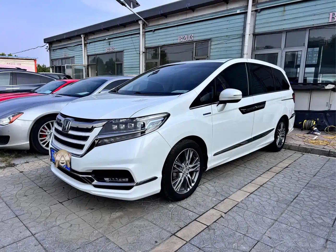 Elysion 2019 2.0L Hybrid Luxury Edition — миниатюра 1