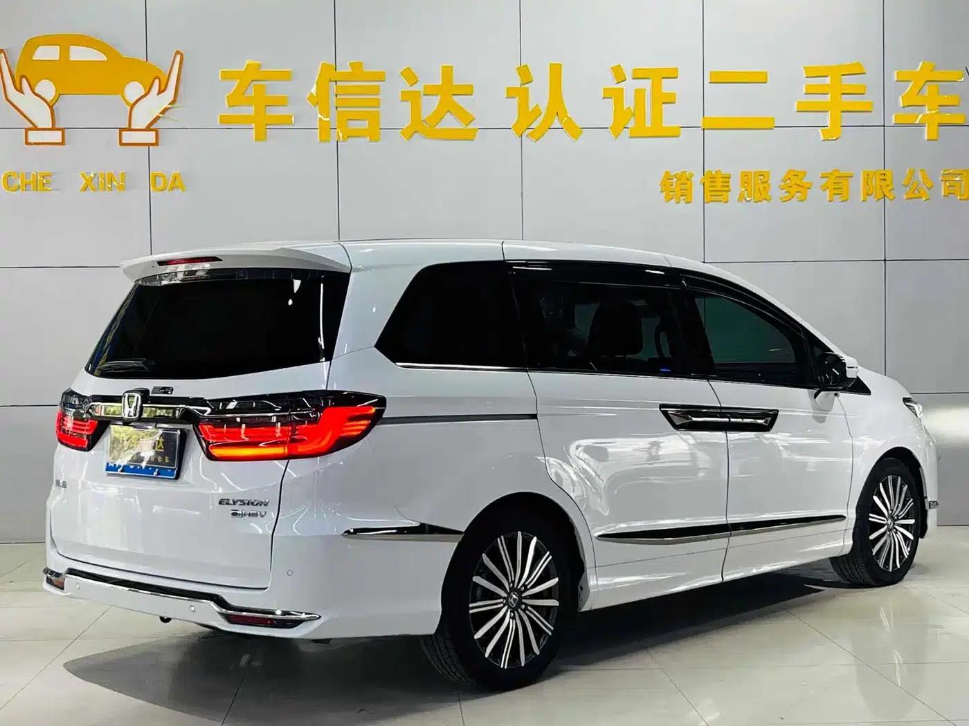 Elysion 2022 2.0L e:HEV Luxury Edition — миниатюра 3