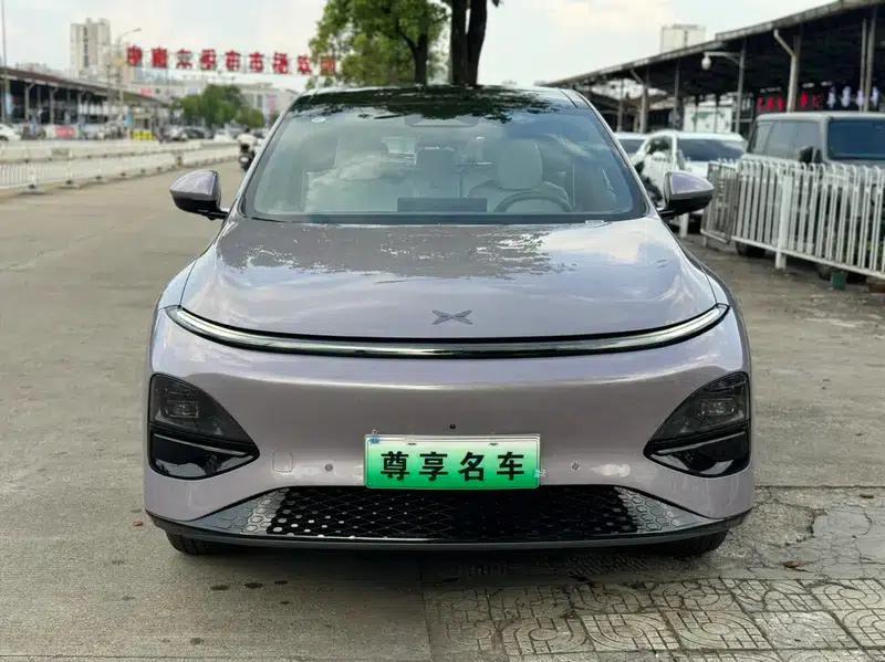 XPeng G6 2025 Pure Electric 625 Long Range Max Technology Edition — миниатюра 2