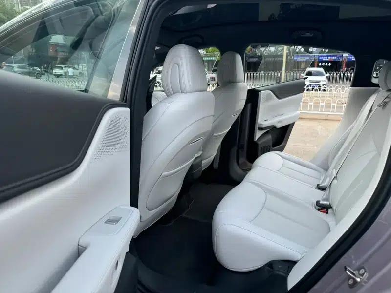 XPeng G6 2025 Pure Electric 625 Long Range Max Technology Edition — миниатюра 12