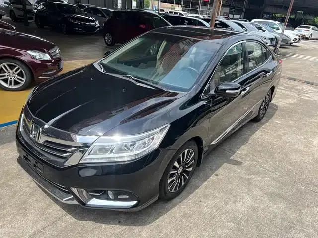 Honda Crider 2015 1.8L Automatic Deluxe Edition