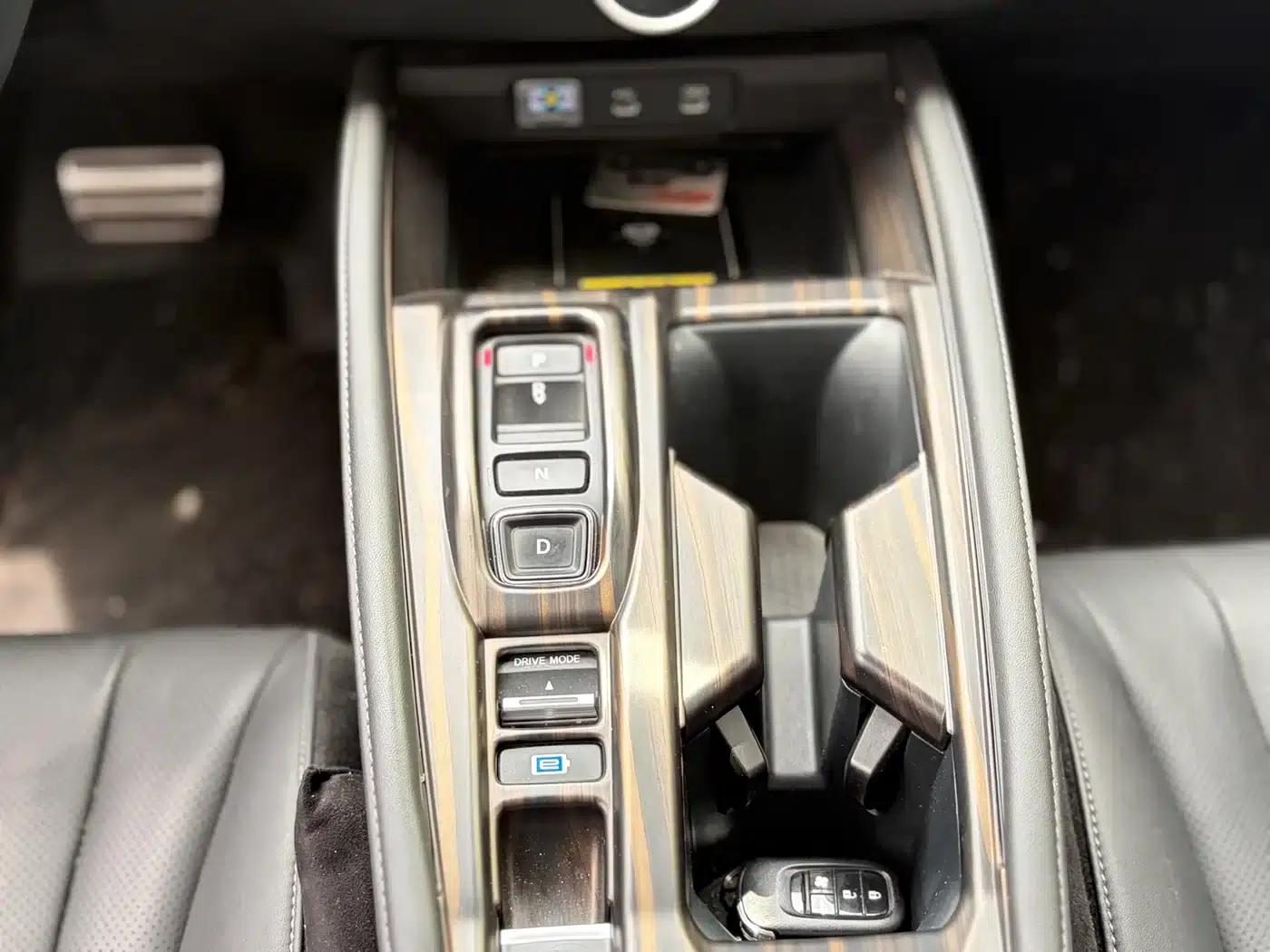 Accord PHEV 2023 2.0L e:PHEV Luxury Edition — миниатюра 11