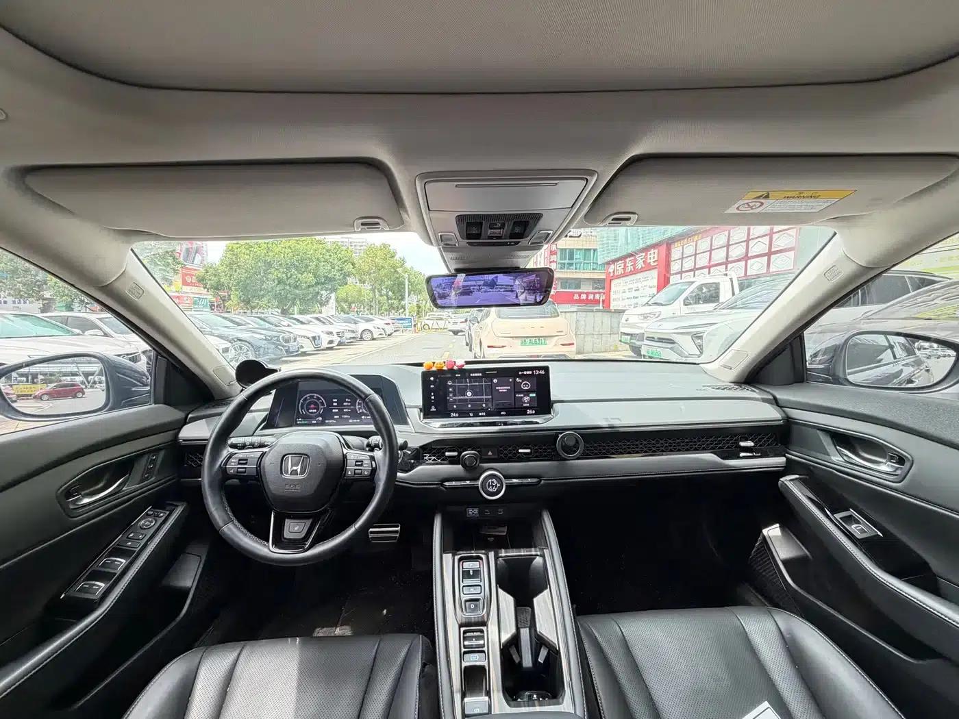 Accord PHEV 2023 2.0L e:PHEV Luxury Edition — миниатюра 7