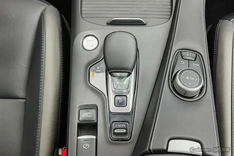 Infiniti QX50 2020 Facelift 2.0T AWD Navigator Edition — миниатюра 10
