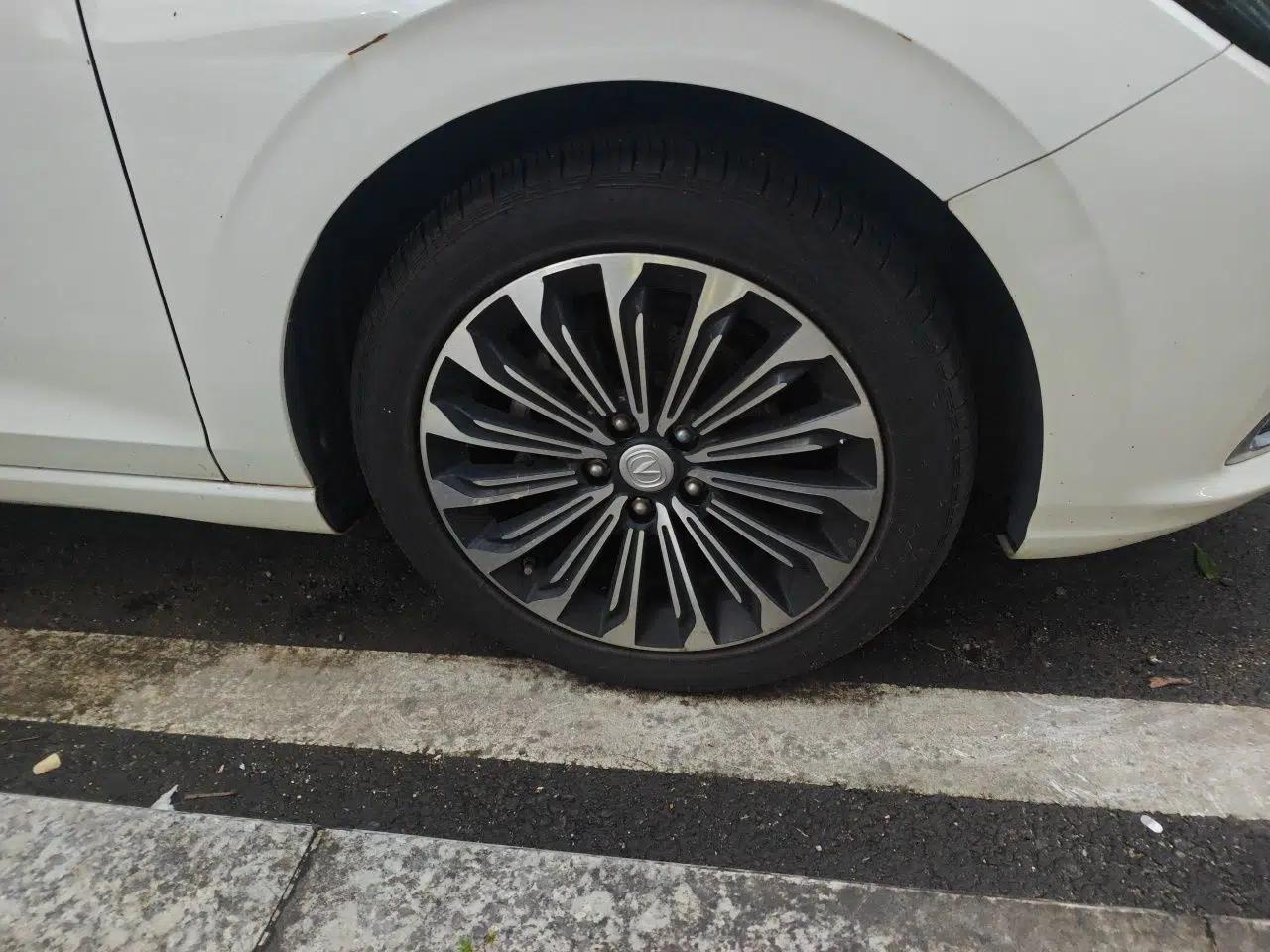 CHANGAN Eado 2019 Blue Whale Edition 280T GDI DCT High-Speed Model — миниатюра 8