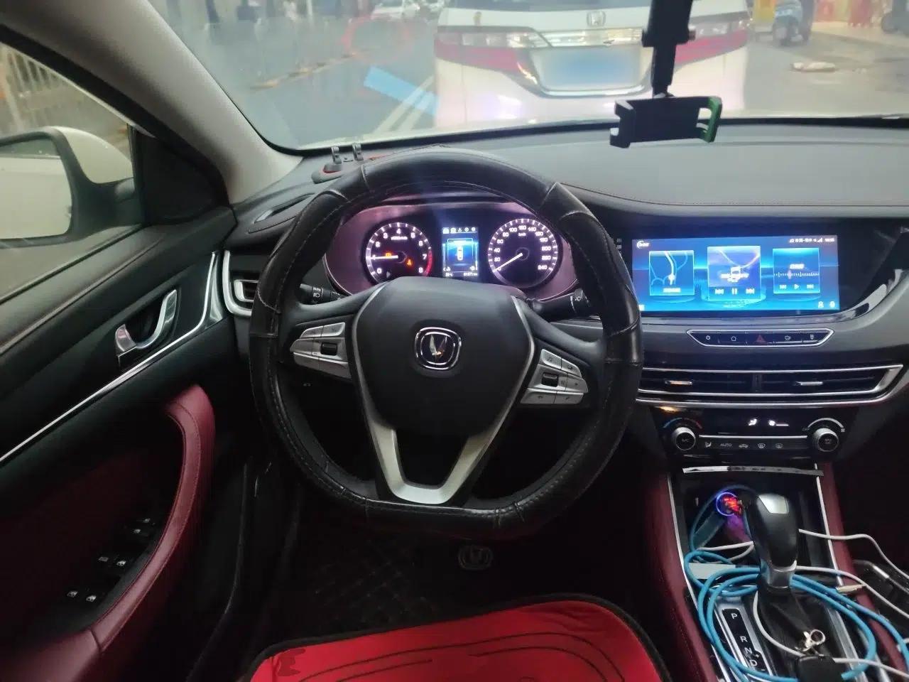 CHANGAN Eado 2019 Blue Whale Edition 280T GDI DCT High-Speed Model — миниатюра 10